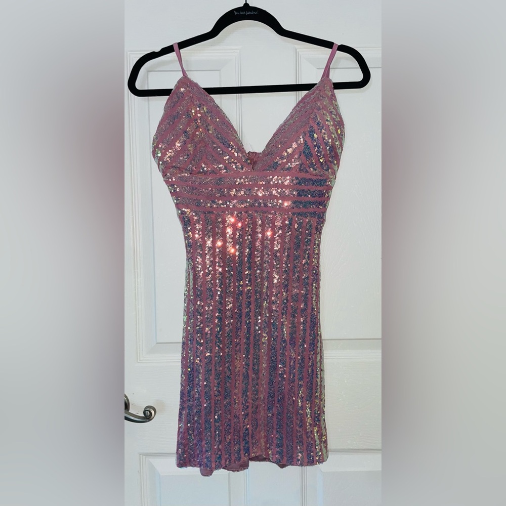 Windsor NWT Pink Sequin Strapless Party Mini Dress with V-Neck